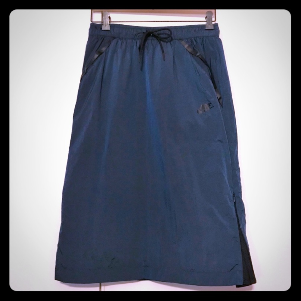 Nike women’s Tech Sportswear skirt